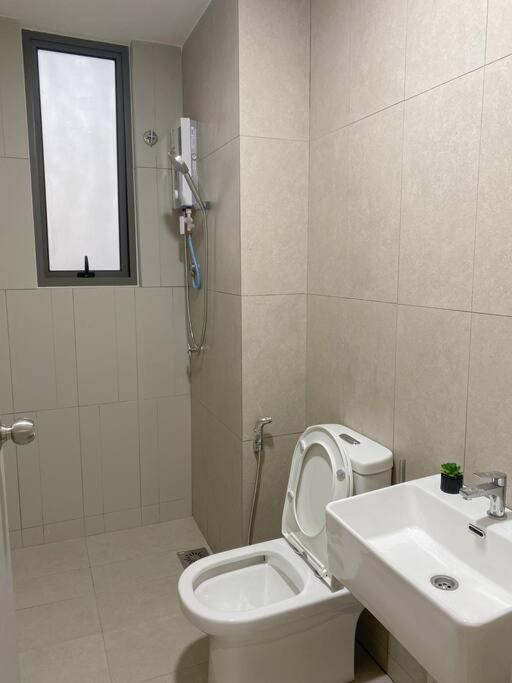 Lovely For Small Family@kl Apartment