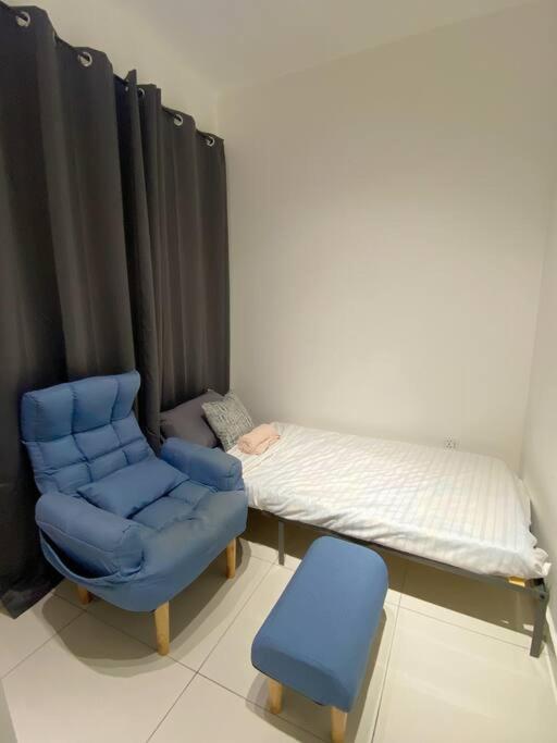 Lovely For Small Family@kl Apartment *